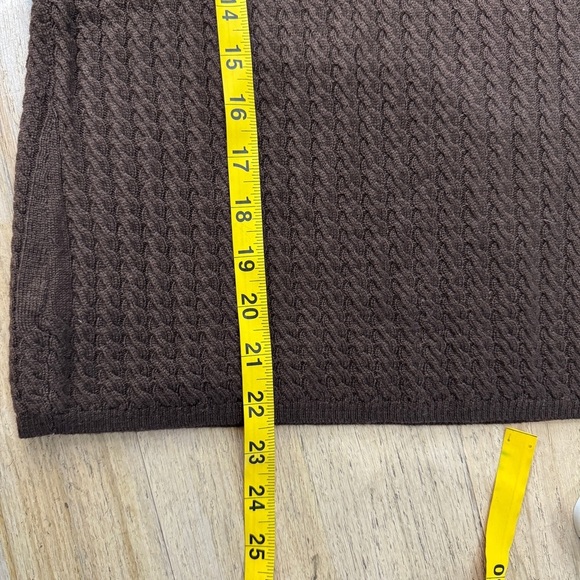 Brooks Brothers cashmere, wool and silk brown cable knit turtleneck sweater - Picture 11 of 11